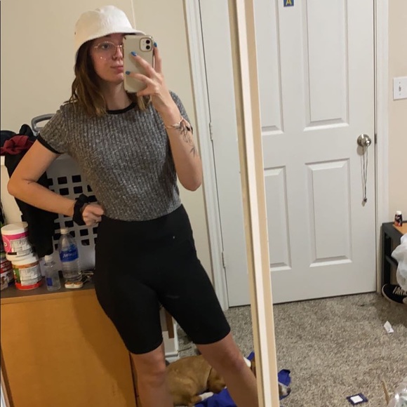 Rue 21 ribbed grey croptop - Picture 1 of 3